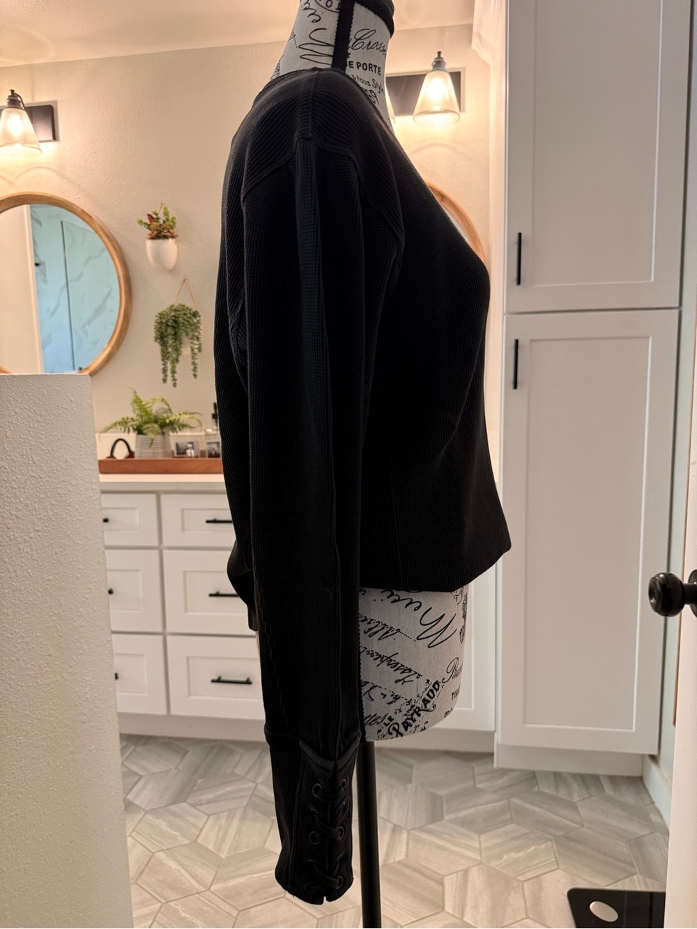 We The Free Lapis Cuff Long Sleeve Top. Size Small - Picture 5 of 8